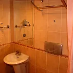 Club Dena Μαρμαρίς