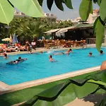 Club Dena Ξενοδοχείο με διαμερίσματα 3*