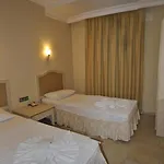Club Dena Μαρμαρίς