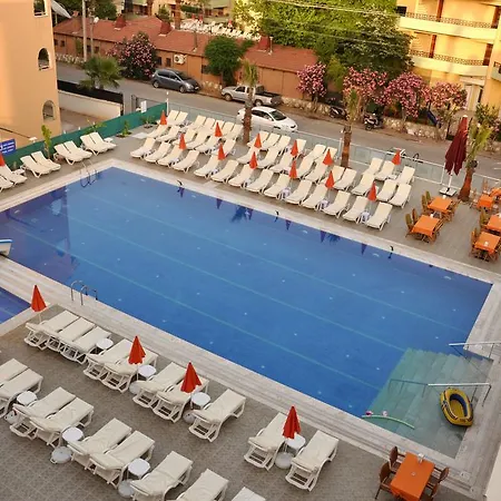 Club Dena Ξενοδοχείο με διαμερίσματα 3*