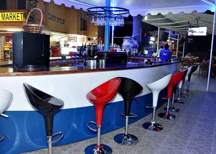 Club Dena Μαρμαρίς