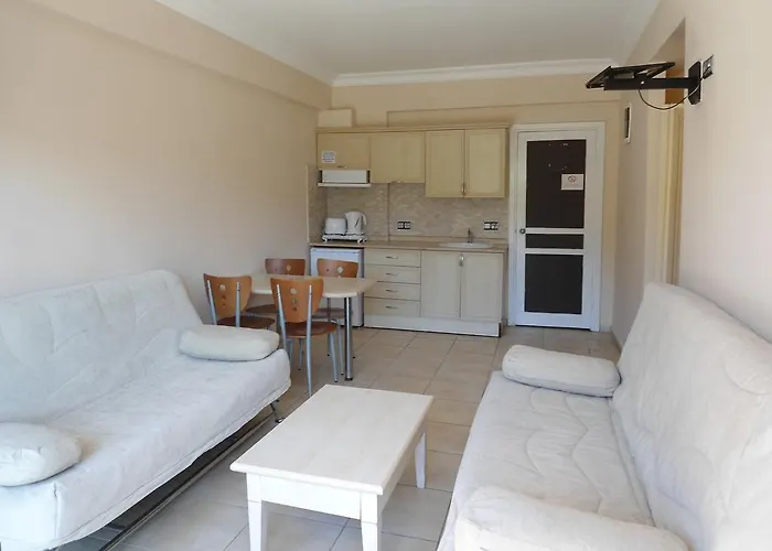 Club Dena مرمريس